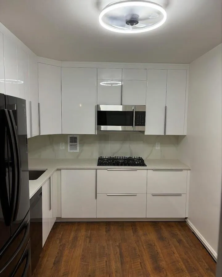 Renovated kitchen with quartz countertops in Imperial